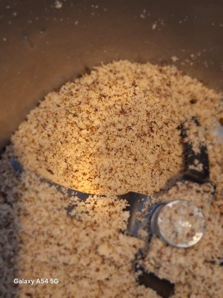 Lire la suite à propos de l’article Poudre d’amande maison facile + galette au caramel gourmande